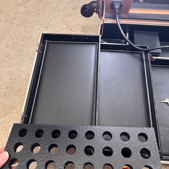 Impressions vanity XL slaycase travel/make up stand - Picture 8 of 13